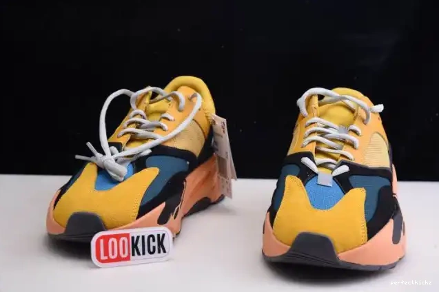 WAVE YELLOW NEW YEEZY ADIDAS GZ6984 BOOST COLORWAY SUN RUNNER 700 0701